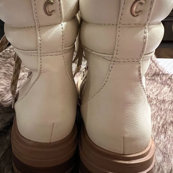 Women's Cream Lace-Up Boots - Picture 4 of 6